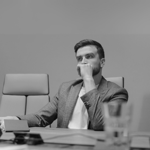 Critical Thinking | Management Centre Europe (MCE)